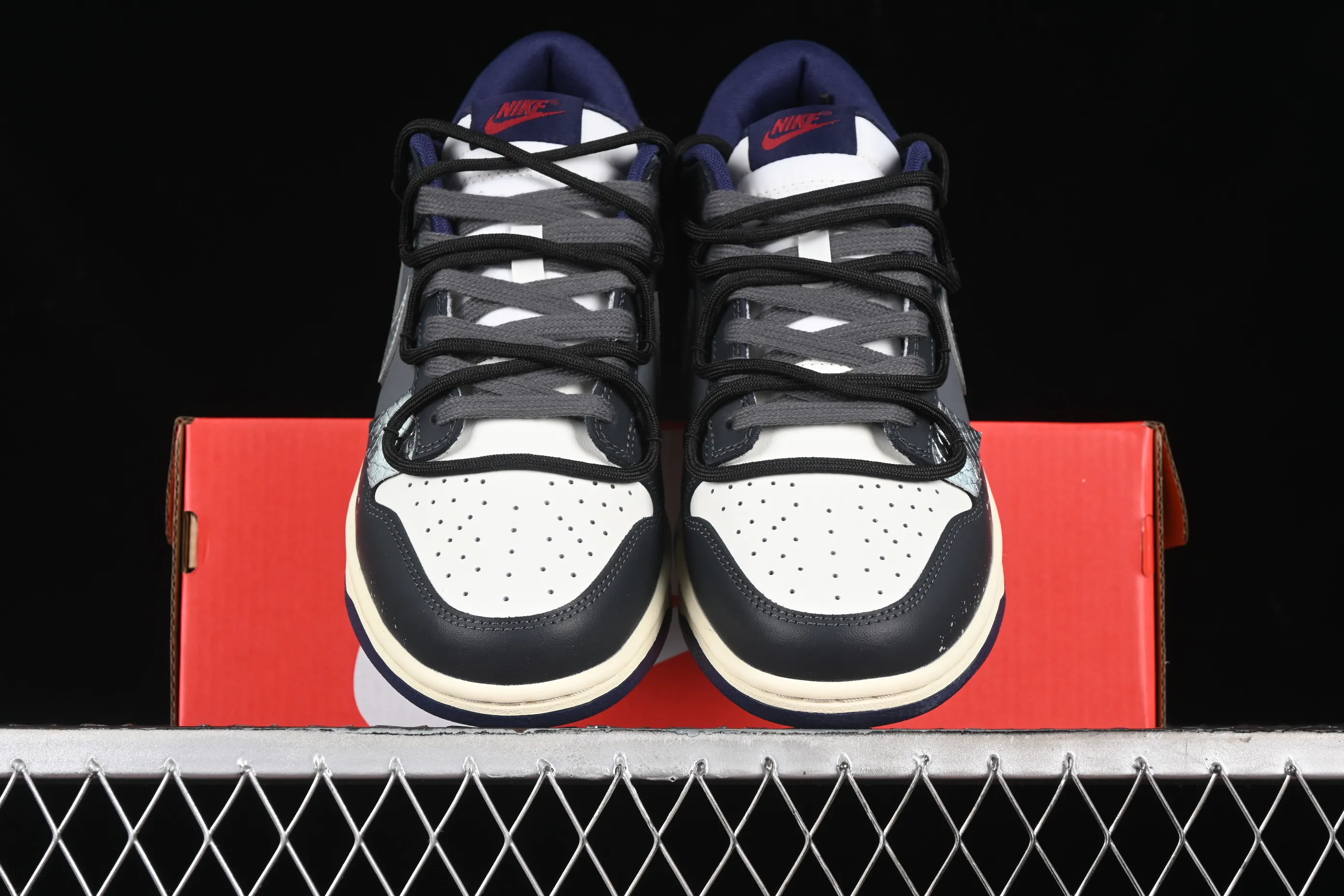 All Categories Nk SB Dunk Series Nk SB Dunk Low Low-top sneakers Nk Dunk Low Retro block Street retro Dark splash ink Leather cross SB low-top casual sneakers FV8106-181
